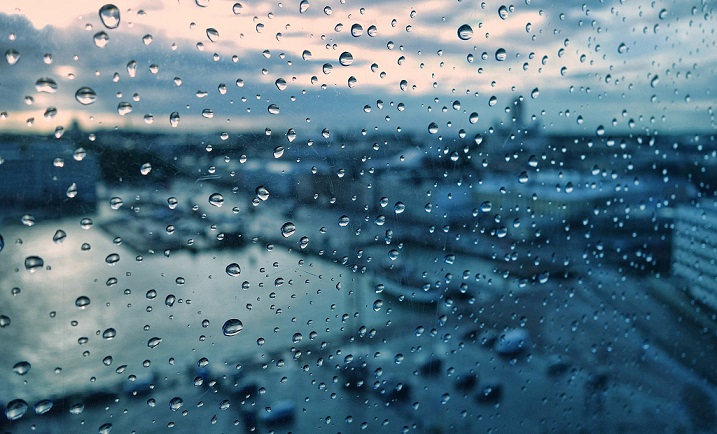 如何對(duì)付雨天室內(nèi)煩人的潮濕感？1個(gè)妙招就足夠！